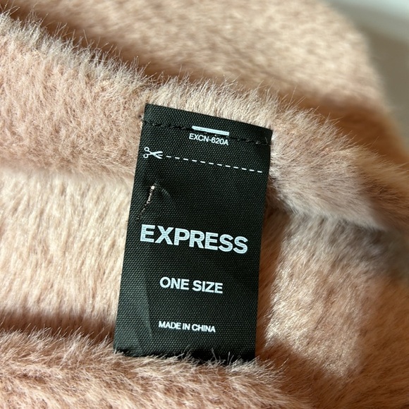 Express Oversized Large Long Plush Blush Scarf - Picture 4 of 6